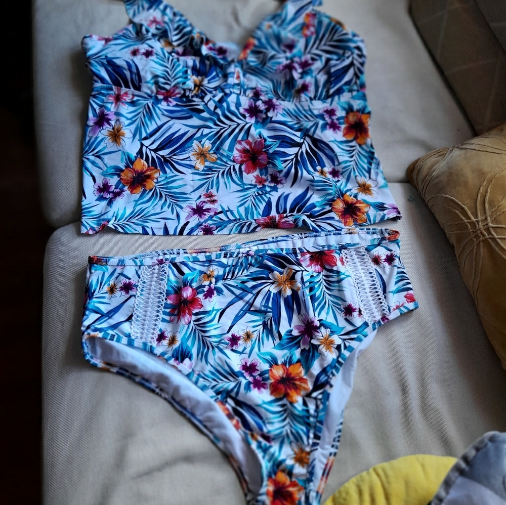 Time and Tru swimsuit set plus size
